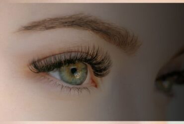 how long does it take for eyelashes to grow back